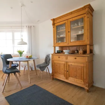 Apartment Heimathafen Rettin- Strandnah & Riesen Garten - #120064 *